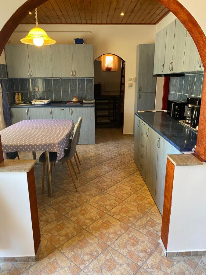 House Damado Deluxe Villa Otteveny ภายนอก รูปภาพ