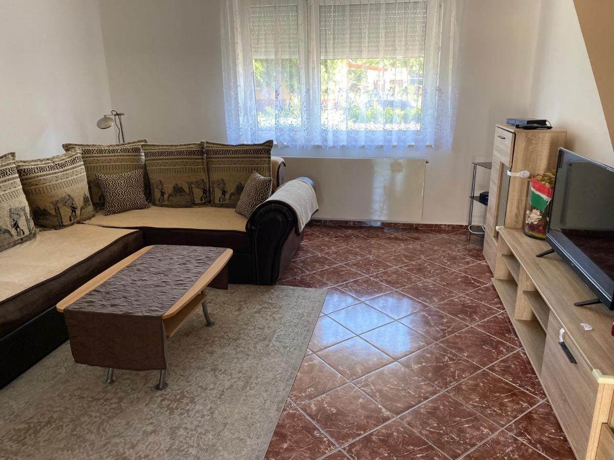 House Damado Deluxe Villa Otteveny ภายนอก รูปภาพ